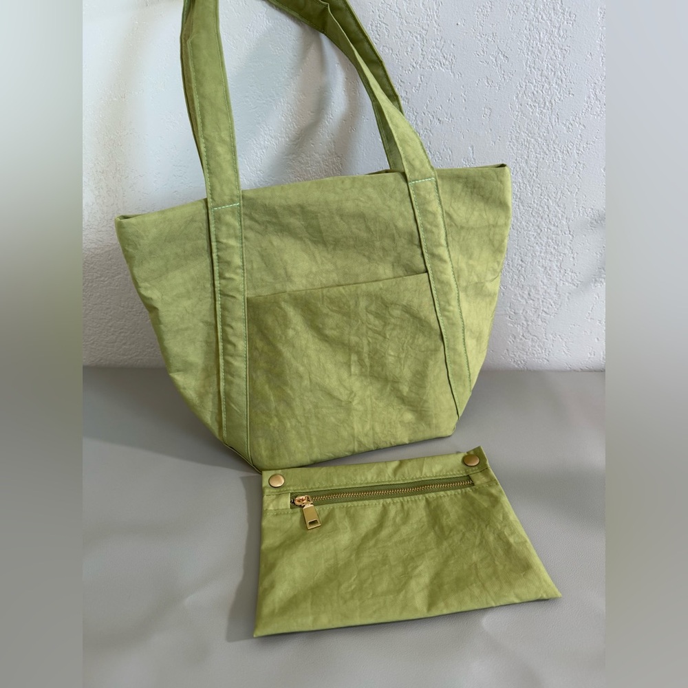 Green Apple Mini Tote with 12” drop/key leash inside/extra external pocket